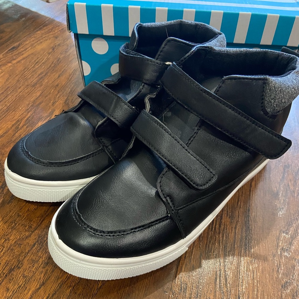 Honey Bunny black high top shoes for boys (size 4)